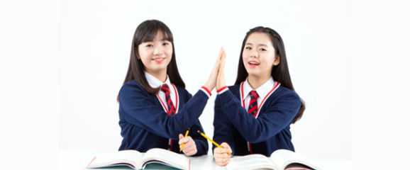함께 공부하는 학생들